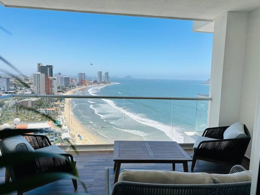 Delfin - Tower * Mazatlán
